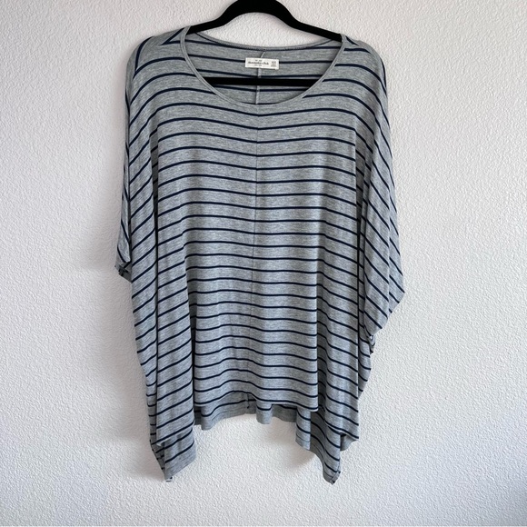 Abercrombie and Fitch Women’s Square Style Boxy Striped Top - Picture 1 of 13